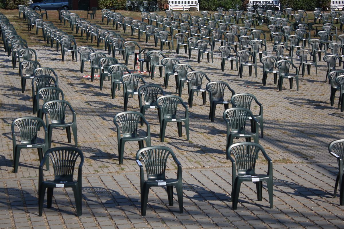 Green plastic garden arm chairs wholesale
